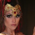 Flávia Alessandra como Alzira na novela Duas Caras