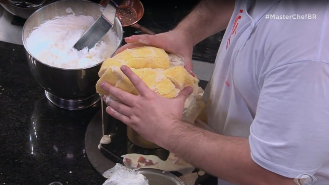 Ananda se superou MUITO na prova de porco no MasterChef Profissionais