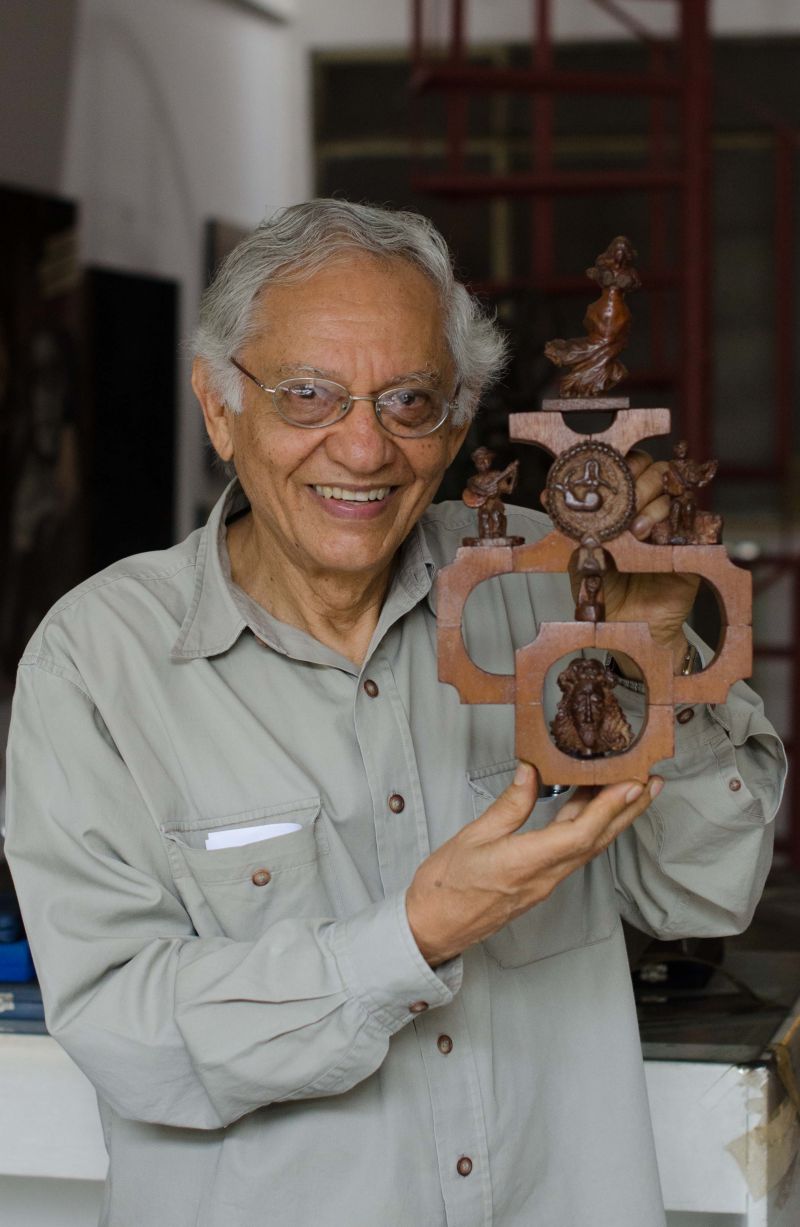 16/04/2013. Crédito: Raimundo Sampaio/Encontro/D.A Press. Brasil Brasilia. O cineasta Vladimir Carvalho fala sobre sua história e seus trabalhos em esculturas e xilografias.