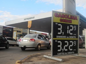 Gasolina a R$ 3,129