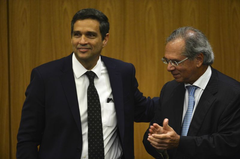 Paulo Guedes e Campos Neto se calam sobre empresas em paraísos fiscais